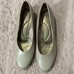 Size 7.5 wide shoes • soft style Photo 8