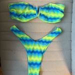 Kulani Kinis  Photo 0