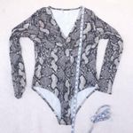 H&M Gray Snakeskin Print One Piece Onesie V-Neck Long Sleeve Bodysuit Photo 6