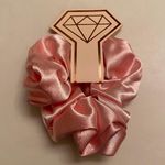 No Brand | Pink Bridesmaid Scrunchy Ponytail Accessory Wedding Bright Girly Bold Photo 1