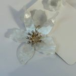 White Flower Statement Earrings Crystal Rhinestone Gold Tone Stud Photo 3