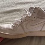 Nike Women’s Size 7 Court Borough Mid Basketball Shoes White Photo 5