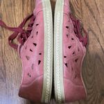 EARTH Pomelo Clay Red Perforated Leather Sneaker size 10 Photo 4