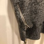 EXPRESS  Lightweight Sweater Photo 3