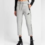 Nike Sportswear Women’s Sz Small Tech Fleece Gray/Black Crop Athletic Pants Photo 1