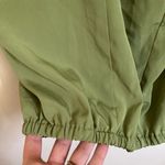 Ellen Tracy 🌞 Avocado Lime Green Drape Collared Sleeveless Blouse #Gr Photo 6