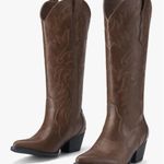 Amazon  Brown Cowgirl Boots  Photo 1