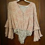 Free People She's Ditsy Daisy Wide Sleeve Bodysuit Size S Photo 1