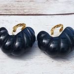 Vintage Clip On Earrings Photo 3