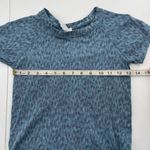 Athleta XXS Momentum Allure Animal Print Tee Shirt Blue Seamless Comfort Wicking Photo 4