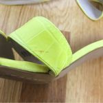 Vince Camuto Neon Yellow Green Block Heel Sandal Crocodile Embossed Size 9.5 Photo 9