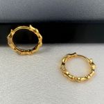17mm Small Hoop Earrings for Women Gold Photo 1