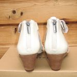 Lucky Brand Womens 7.5 White Wedge Sandals Photo 2