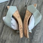 Donald Pliner NWOB  Gyer wedge sandal light pewter & cork 7 1/2 Photo 4