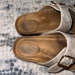 Falls Creek lightly worn sandals Photo 2
