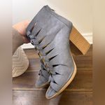 Qupid  Gray Heeled Boots size 7.5 Photo 5