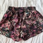 Lululemon  Shorts Hotty Hot 4" Photo 2