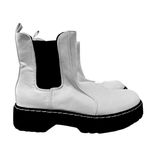 Sincerely Jules Women’s Chunky Chelsea Boots Size 8 Beige Cream Black Lug Sole Photo 2