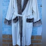 Pottery Barn  White Faux Fur Trim robe size medium Photo 3