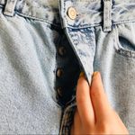 Topshop  MOTO GIRLFRIEND BLUE RIPPED BUTTON JEANS Photo 4