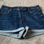 American Eagle  Super High Rise Mom Jean Shorts SIZE 10/30W Photo 0
