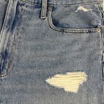 Madewell  The Mom Jean Short High Rise Distressed Light Denim Wash Size 31 Photo 4