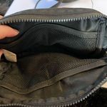 Lululemon Everywhere Belt Bag black yoga exercise Photo 3