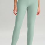 Berlook Activewear Light Green V Cut Leggings 26" Size M Photo 0