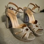 Badgley Mischka silver glitter shoes size 9 prom wedding Photo 0