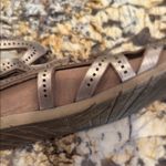Earth Tan Sandals Comfortable Casual Design Size 8 Photo 3
