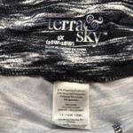 Terra & Sky  women’s plus sizer bike shorts size 1X (16W -18W) . Photo 5