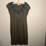 Boden 4R Olive‎ Dress with Embellished Floral Neckline Short Sleeves Green Size undefined Photo 0