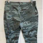 Gap Womens Girlfriend Khaki Camo Print Crop Pants Size 8 Casual Outdoors Photo 5
