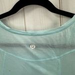 Lululemon Women’s Medium Blue Tee Flowy Photo 1