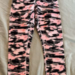 Lululemon  Pink Camo Leggings Womens Size 4 Wunder Under Pant Wamo Casual Stretch Photo 0
