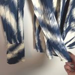 Maison d'Amelie Navy and Cream Blouse Blue Size M Photo 3
