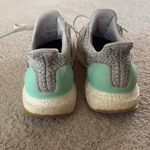 Adidas  Ultraboost 4.0 Carbon Mint - 9 - well worn with flaw Photo 3