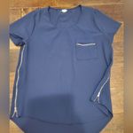 Paper Crane Navy blue fun top with zippers on side and on pocket size large short sleeves Photo 0