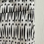 Ann Taylor  Pleated Dressy Shorts in Black & White Geometric Pattern Sz 10 Large Photo 3