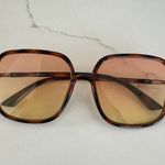 Frame Square  Vintage Style Sunglasses Photo 0