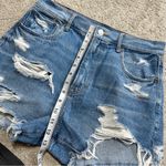American Eagle  Women’s Highest Rise 90s Boyfriend Shorts 3” Distressed Size 8 Photo 13
