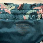 Athleta  Hustle 3" Shorts floral teal Photo 4