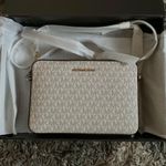 Michael Kors Purse Photo 0