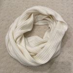 Cream infinity scarf Photo 0