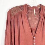 Free People  XS Top Canyon Rose Shirt Boho Rust Gold Pearl Button Embroidered 675 Photo 7