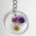 Handmade resin epoxy keychain with flowers Purple Photo 1