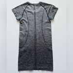 Lululemon  athletica Swiftly Tech Short Sleeve Ombré -Size 2 Photo 1