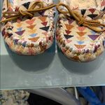 Minnetonka  size 5 fur lined Photo 2