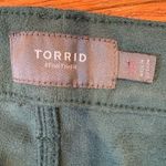 Torrid Faux Leather Skinny Pants – Dark Green – Size 18 – EUC Photo 3