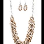 Paparazzi  Necklace ~ Comin In HAUTE - Brown Photo 1